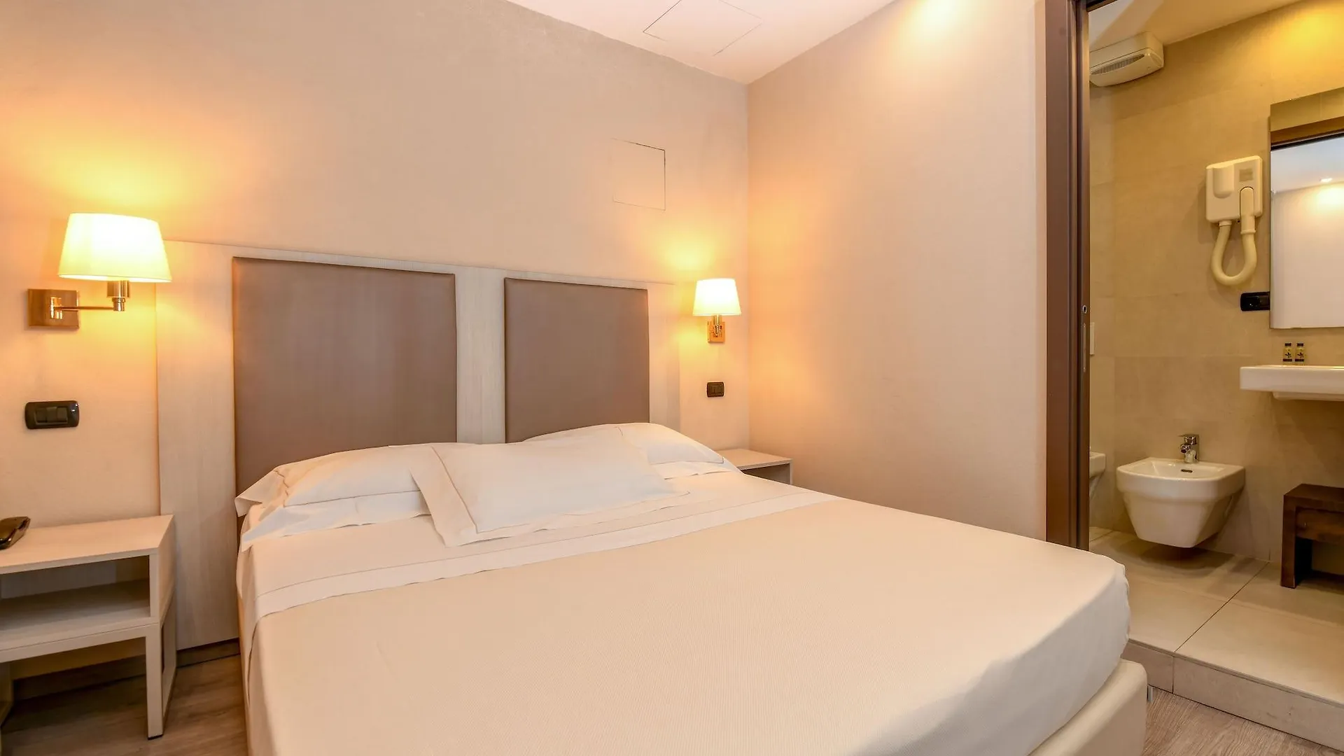 Hotel Tripoli Desenzano del Garda