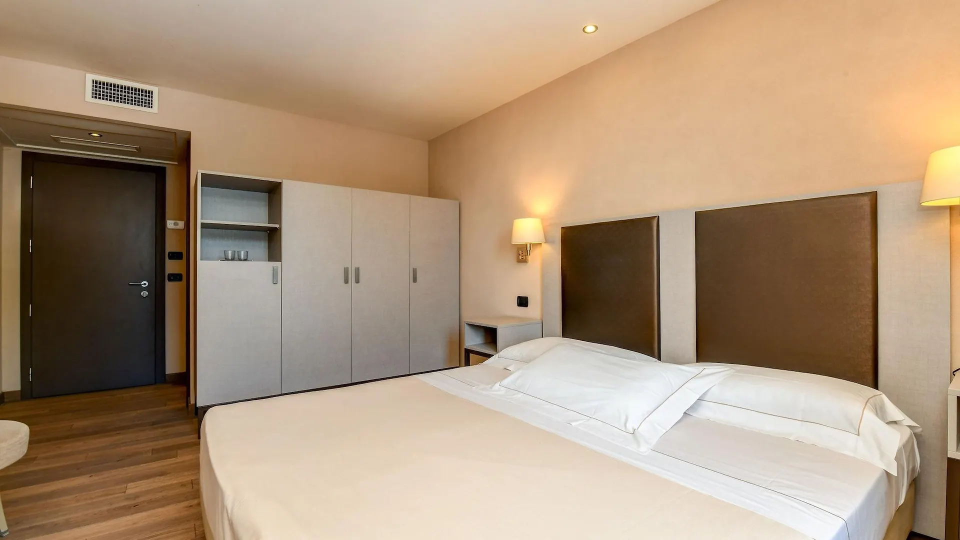 Hotel Tripoli Desenzano del Garda Italië