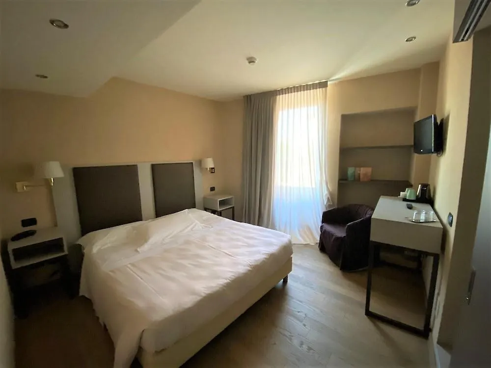 Hotel Tripoli Desenzano del Garda