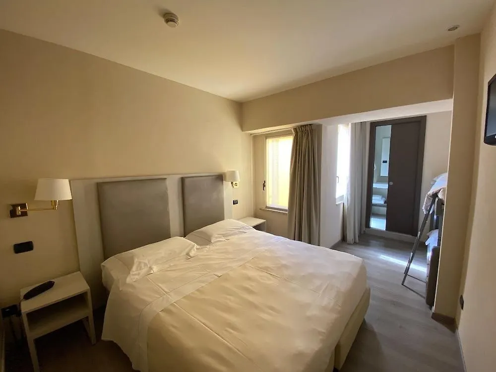 Hotel Tripoli Desenzano del Garda
