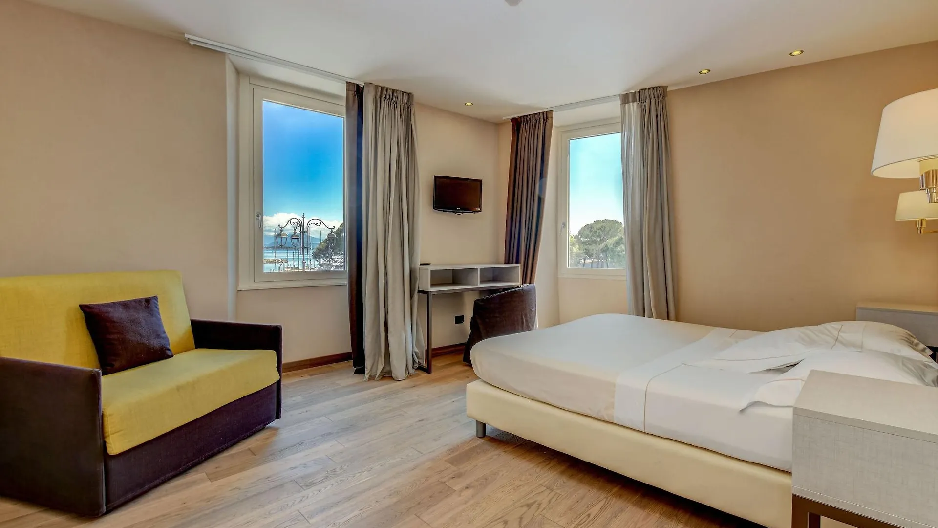 Hotel Tripoli Desenzano del Garda Italy