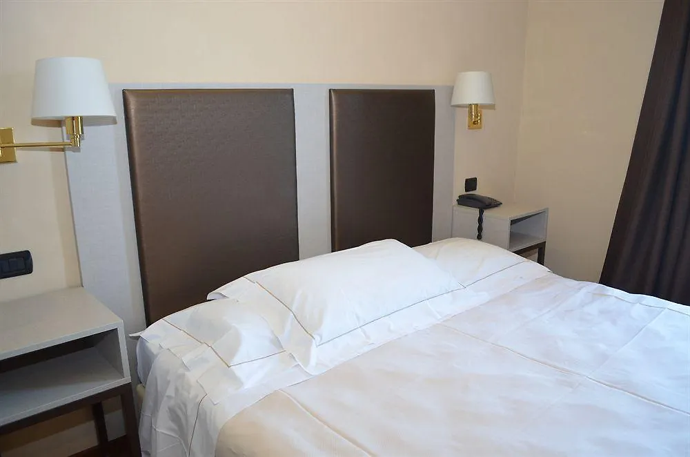 Hotel Tripoli Desenzano del Garda