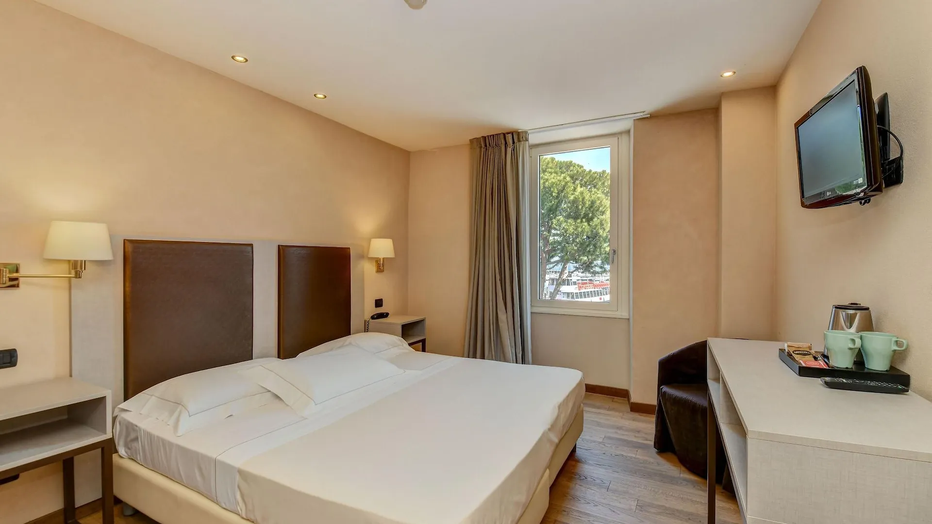 Hotel Tripoli Desenzano del Garda Włochy