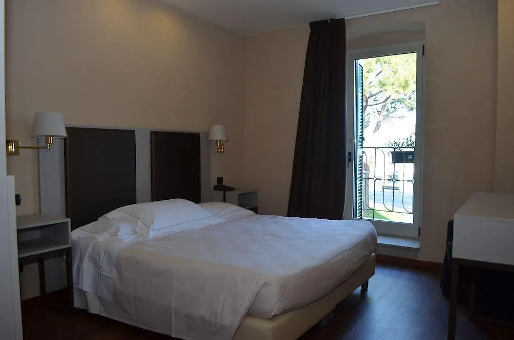 Hotel Tripoli Desenzano del Garda 3*,  Włochy