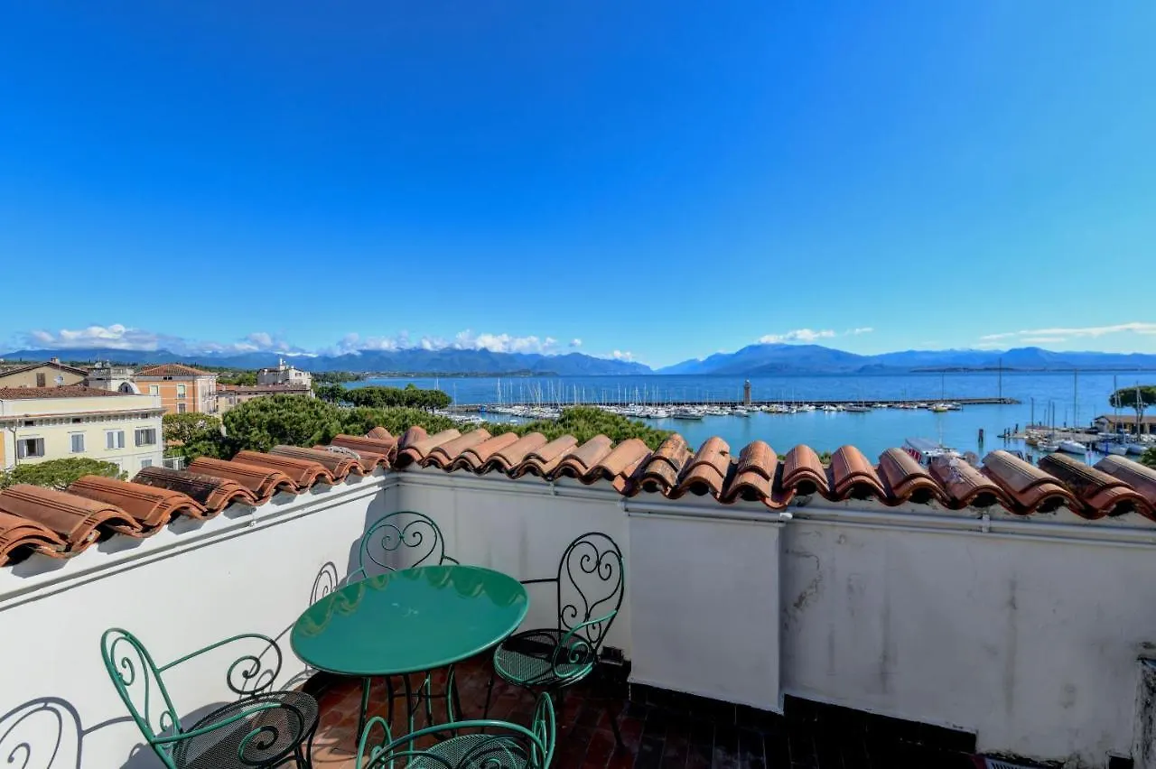 Hotel Tripoli Desenzano del Garda 3*,