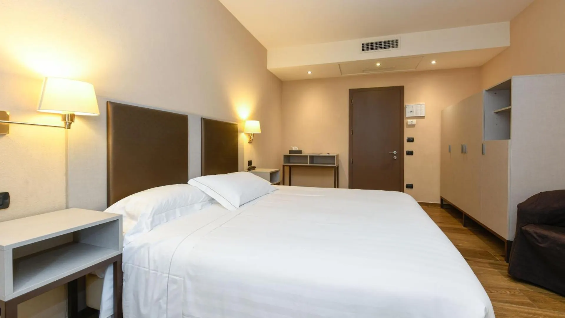 Hotel Tripoli Desenzano del Garda