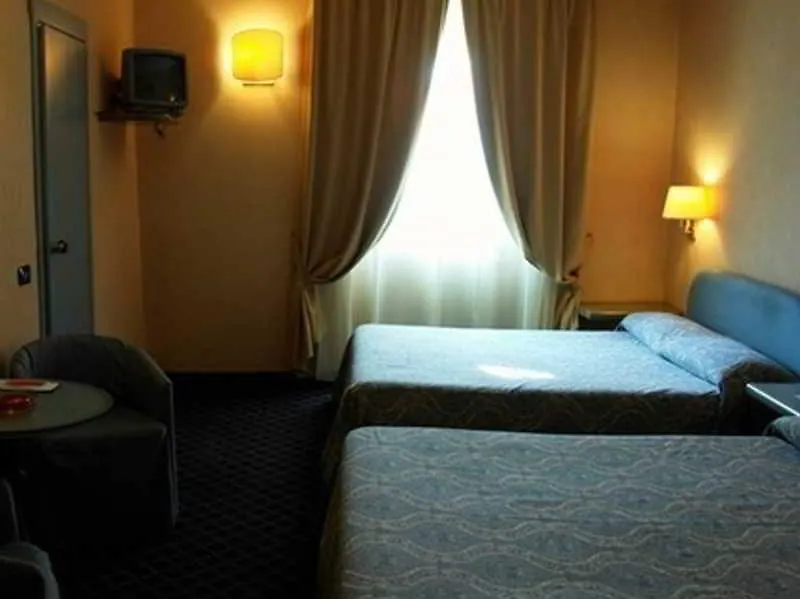 Hotel Tripoli Desenzano del Garda 3*,  Włochy